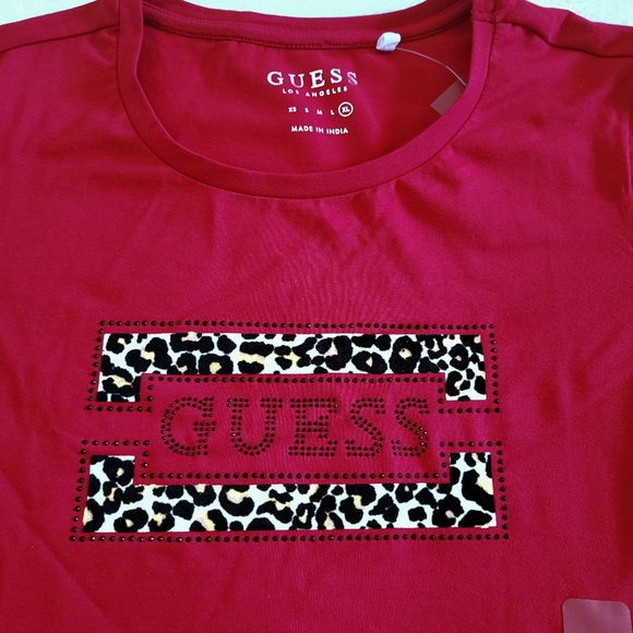 Guess❓Logo with Leopard🐆 Border Tee - NWT - Picture 9 of 11